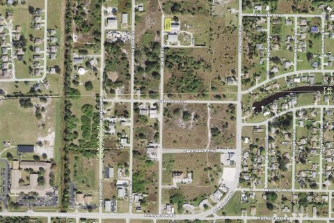 Terreno en venta en Punta Gorda, Florida № 1112864 - foto 3