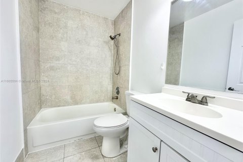 Condominio en venta en Miami, Florida, 4 dormitorios, 145.76 m2 № 1225575 - foto 13