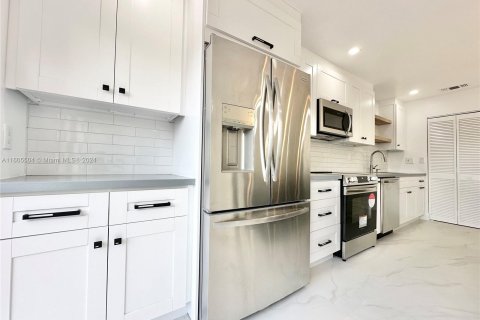 Copropriété à vendre à Miami, Floride: 4 chambres, 145.76 m2 № 1225575 - photo 3