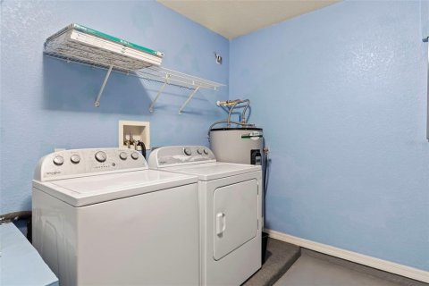 Commercial property in Englewood, Florida 2 bedrooms, 184.69 sq.m. № 1190236 - photo 11