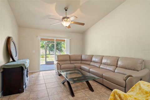 Commercial property in Englewood, Florida 2 bedrooms, 184.69 sq.m. № 1190236 - photo 14