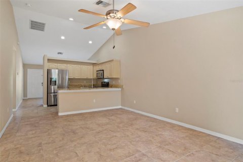 Commercial property in Englewood, Florida 2 bedrooms, 184.69 sq.m. № 1190236 - photo 5