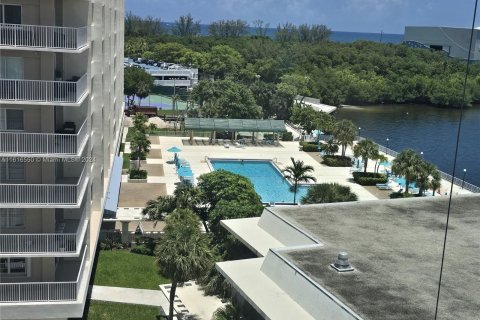 Copropriété à vendre à Sunny Isles Beach, Floride: 2 chambres, 120.31 m2 № 1238052 - photo 24