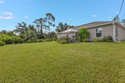 House in Port Charlotte, Florida 3 bedrooms, 120.22 sq.m. № 1361661 - photo 9