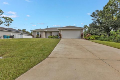 House in Port Charlotte, Florida 3 bedrooms, 120.22 sq.m. № 1361661 - photo 3