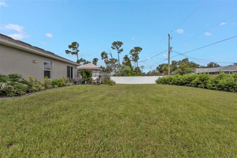 House in Port Charlotte, Florida 3 bedrooms, 120.22 sq.m. № 1361661 - photo 6