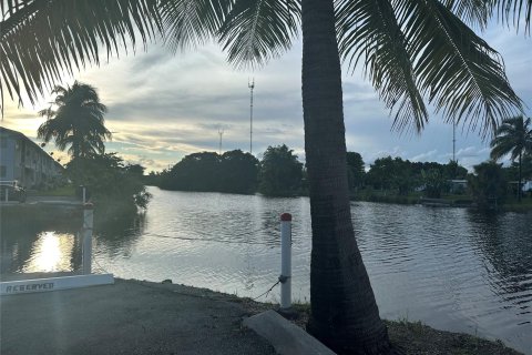 Copropriété à vendre à Miami Gardens, Floride: 2 chambres, 88.54 m2 № 736473 - photo 1