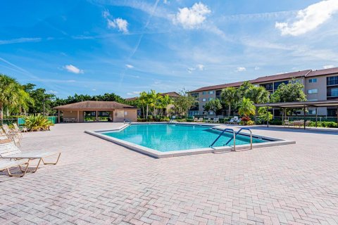 Condominio en venta en Pembroke Pines, Florida, 2 dormitorios, 95.88 m2 № 913633 - foto 1