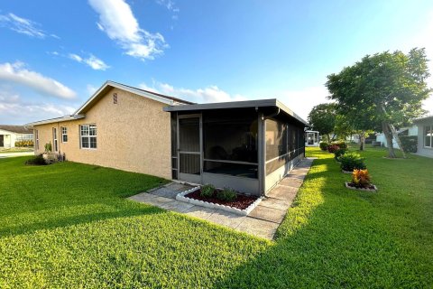 House in Lake Worth, Florida 2 bedrooms, 123.1 sq.m. № 1208092 - photo 9