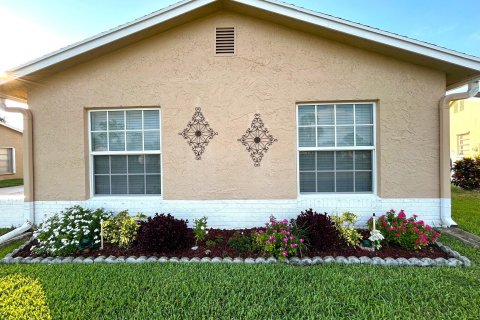 House in Lake Worth, Florida 2 bedrooms, 123.1 sq.m. № 1208092 - photo 7