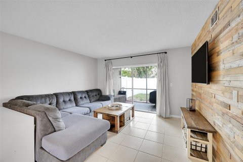 Touwnhouse à vendre à Margate, Floride: 3 chambres, 143.07 m2 № 1208148 - photo 5