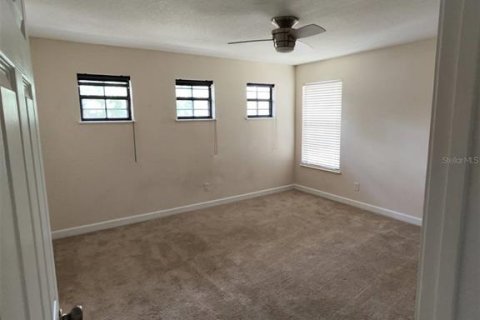 House in Kissimmee, Florida 4 bedrooms, 288.74 sq.m. № 1322911 - photo 15