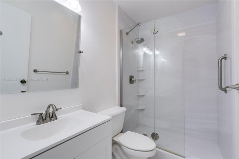 Copropriété à vendre à Fort Lauderdale, Floride: 2 chambres, 93.65 m2 № 1294042 - photo 19