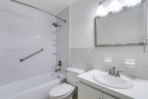 Copropriété à vendre à Fort Lauderdale, Floride: 2 chambres, 93.65 m2 № 1294042 - photo 20