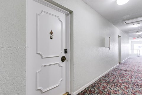 Copropriété à vendre à Fort Lauderdale, Floride: 2 chambres, 93.65 m2 № 1294042 - photo 5