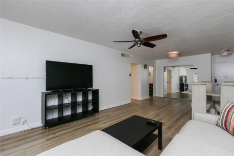 Copropriété à vendre à Fort Lauderdale, Floride: 2 chambres, 93.65 m2 № 1294042 - photo 17