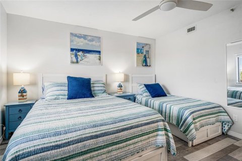 Condo in Hutchinson Island South, Florida, 2 bedrooms  № 1334217 - photo 27