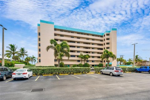 Copropriété à vendre à Hutchinson Island South, Floride: 2 chambres, 133.13 m2 № 1334217 - photo 1