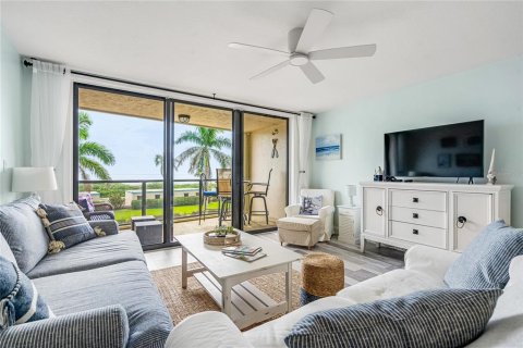 Condo in Hutchinson Island South, Florida, 2 bedrooms  № 1334217 - photo 9