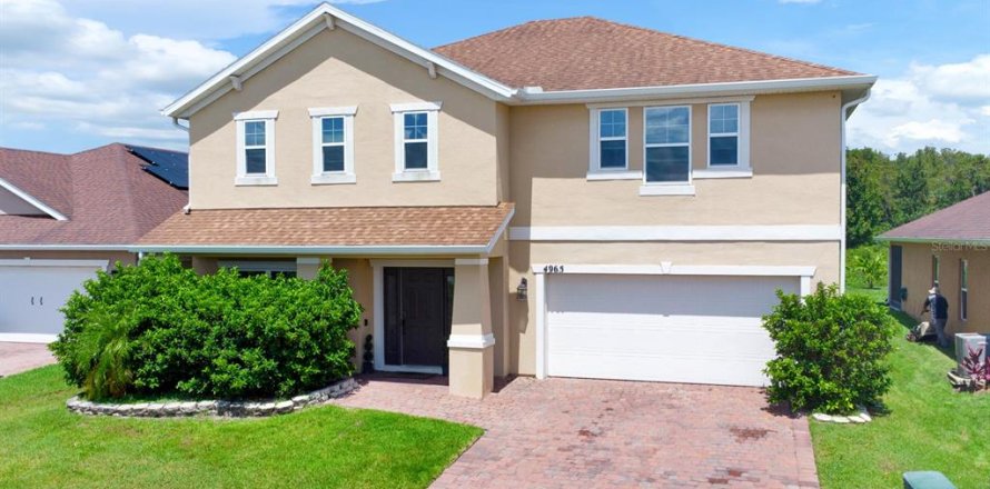 House in Kissimmee, Florida 4 bedrooms, 261.43 sq.m. № 1342814