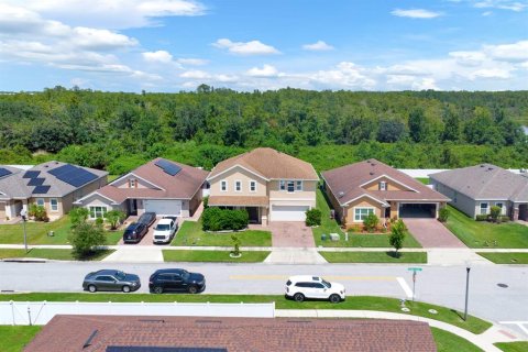 Villa ou maison à vendre à Kissimmee, Floride: 4 chambres, 261.43 m2 № 1342814 - photo 2