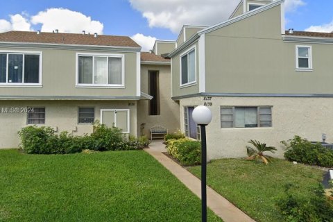 Adosado en venta en Tamarac, Florida, 2 dormitorios, 99.59 m2 № 1406305 - foto 1