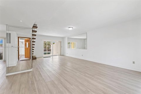 Touwnhouse à vendre à Miami Lakes, Floride: 3 chambres, 161.65 m2 № 1406261 - photo 6