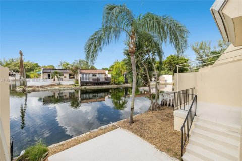 Adosado en venta en Miami Lakes, Florida, 3 dormitorios, 161.65 m2 № 1406261 - foto 10