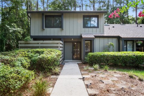 Adosado en venta en Gainesville, Florida, 3 dormitorios, 153.66 m2 № 1297437 - foto 1