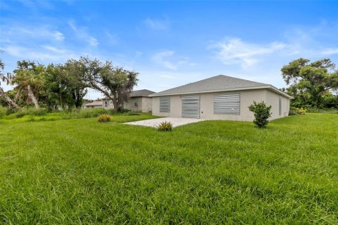 House in Port Charlotte, Florida 3 bedrooms, 128.95 sq.m. № 1297475 - photo 25