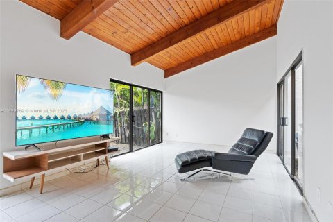 Adosado en venta en Hallandale Beach, Florida, 2 dormitorios, 156.08 m2 № 886002 - foto 4
