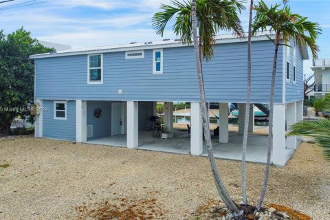 House in Big Pine Key, Florida 3 bedrooms, 120.4 sq.m. № 1374916 - photo 28