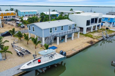 House in Big Pine Key, Florida 3 bedrooms, 120.4 sq.m. № 1374916 - photo 3