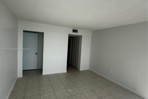 Condo in Aventura, Florida, 1 bedroom  № 1415356 - photo 25