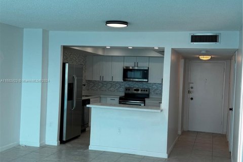 Condo in Aventura, Florida, 1 bedroom  № 1415356 - photo 30