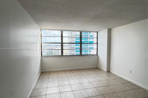 Condo in Aventura, Florida, 1 bedroom  № 1415356 - photo 23