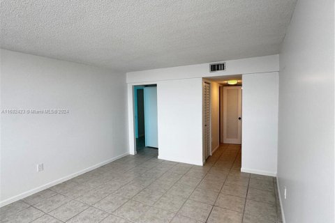 Condo in Aventura, Florida, 1 bedroom  № 1415356 - photo 22