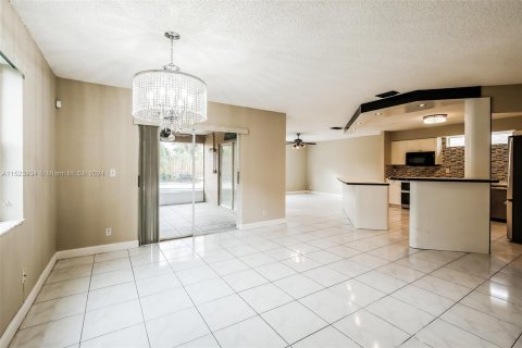 Casa en venta en Coconut Creek, Florida, 3 dormitorios, 190.91 m2 № 980936 - foto 10