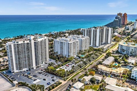 Condo in Fort Lauderdale, Florida, 2 bedrooms  № 989446 - photo 30