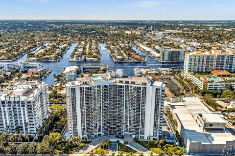 Condo in Fort Lauderdale, Florida, 2 bedrooms  № 989446 - photo 7