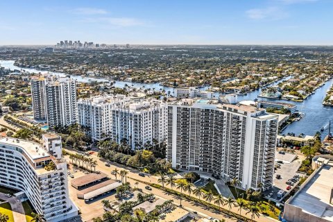 Condo in Fort Lauderdale, Florida, 2 bedrooms  № 989446 - photo 6