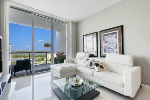 Condominio en venta en North Bay Village, Florida, 2 dormitorios, 130.99 m2 № 1120832 - foto 6