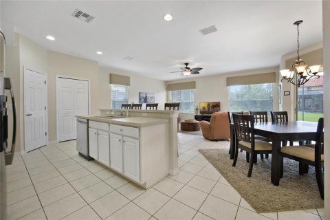 Villa ou maison à vendre à Kissimmee, Floride: 4 chambres, 191.47 m2 № 1341684 - photo 18