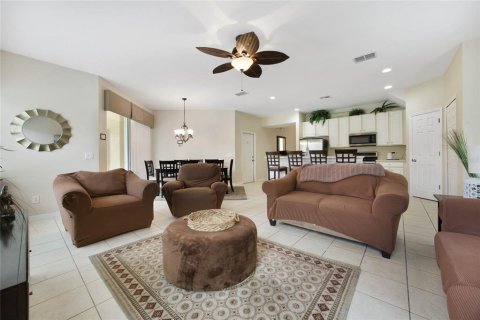 Villa ou maison à vendre à Kissimmee, Floride: 4 chambres, 191.47 m2 № 1341684 - photo 15