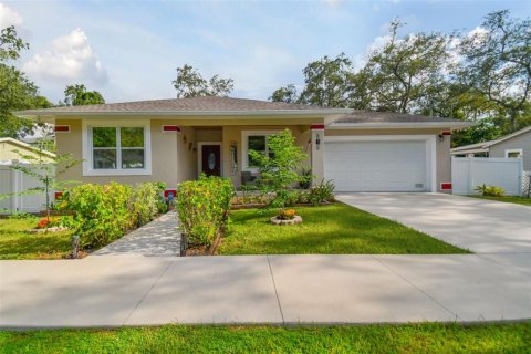 Villa ou maison à vendre à Tampa, Floride: 3 chambres, 178.74 m2 № 1341420 - photo 1