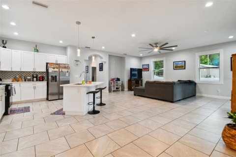 Casa en venta en Tampa, Florida, 3 dormitorios, 178.74 m2 № 1341420 - foto 7