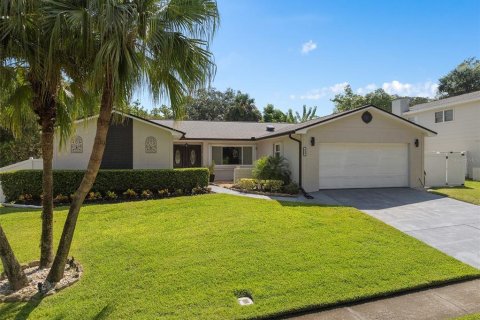 House in Altamonte Springs, Florida 3 bedrooms, 158.21 sq.m. № 1341389 - photo 2