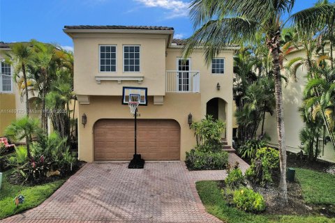 Casa en venta en Aventura, Florida, 4 dormitorios, 201.51 m2 № 825094 - foto 1