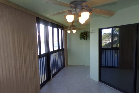 Condominio en venta en Tamarac, Florida, 2 dormitorios, 164.62 m2 № 913604 - foto 11