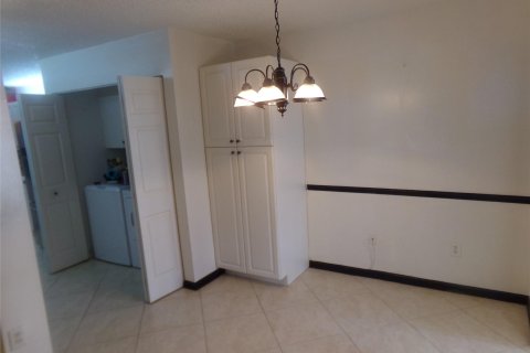 Condominio en venta en Tamarac, Florida, 2 dormitorios, 164.62 m2 № 913604 - foto 2